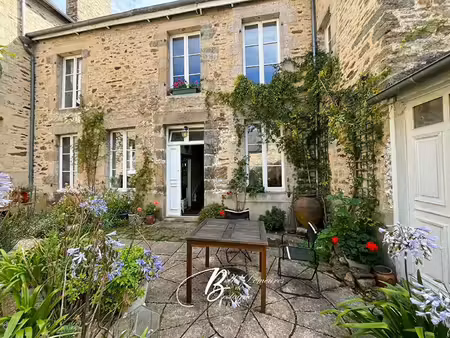 a vendre demeure de charme dans le centre historique de dinan  côtes d'armor