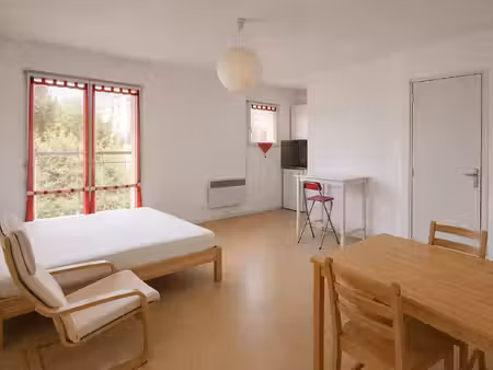 location studio 22 m2  angers proche uco-esa