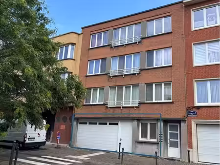 garage / entrepôt / surf commerciale - 180m²
