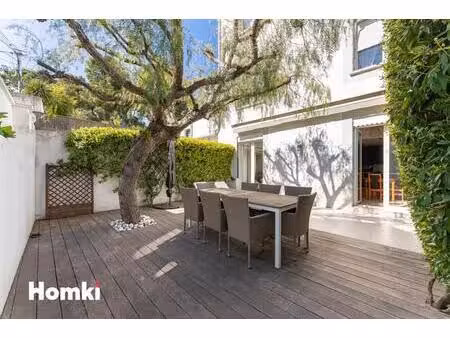 appartement t4 de 107 m² à marseille 13007  rue des flots bleus