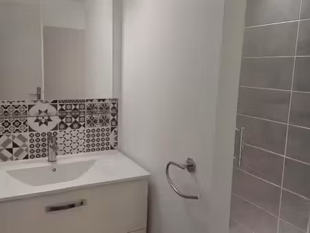 location à l'année studio