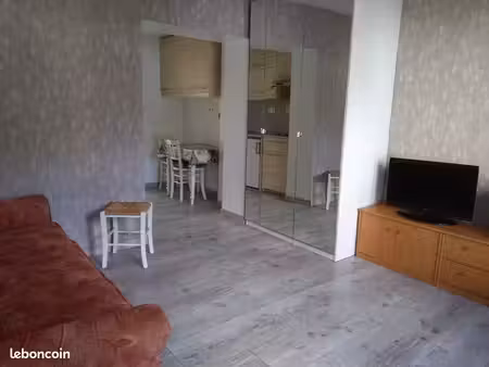 loue studio meublé
