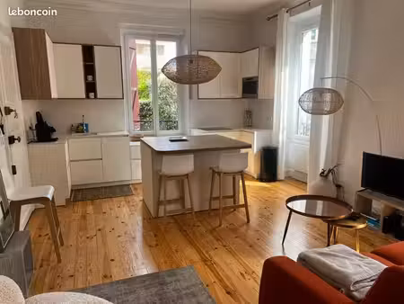 appartement t2 meublé 45 m² entre saint charles et le phare avec cour