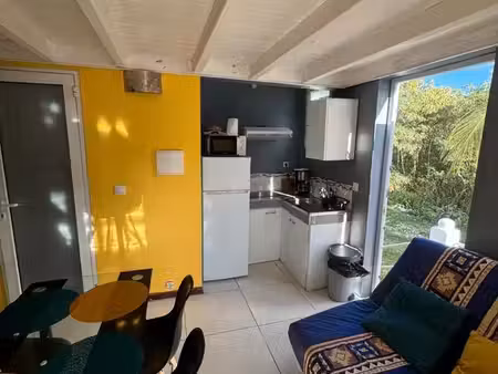 t2 duplex dans une villa. avec électricité à la charge du locataire