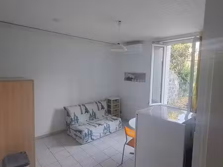 studio meublé climatisé 20m²