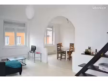 loue bel appartement de 102m2 habitable à lille secteur calme