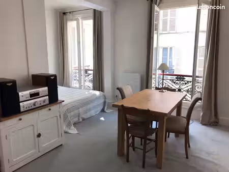 studio à louer  26 m2  paris 5e