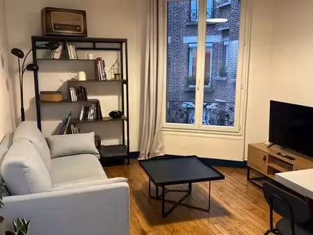 f2 meublé de 41 m² – à 3 min du métro mairie de saint-ouen
