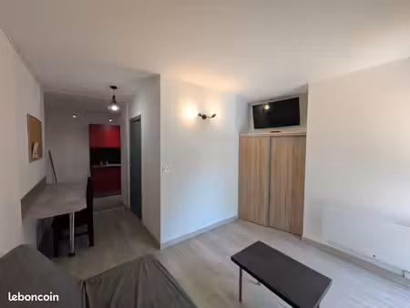 studio meublé (toutes charges comprises)