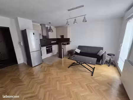t2 meublé de 43 m² – centre-ville de soisy-sous-montmorency – parking – résidence sécurisé