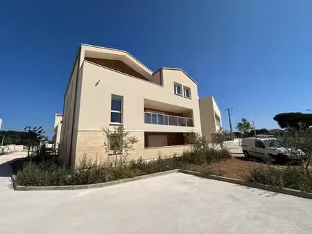 location appartement 4 pièces 75 m² à rodilhan (30230)  812 €