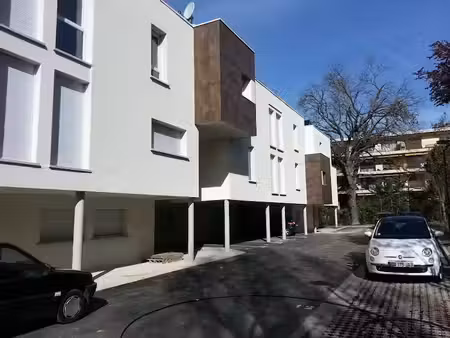 location appartement 2 pièces 43 m² à toulouse (31000)  825 €