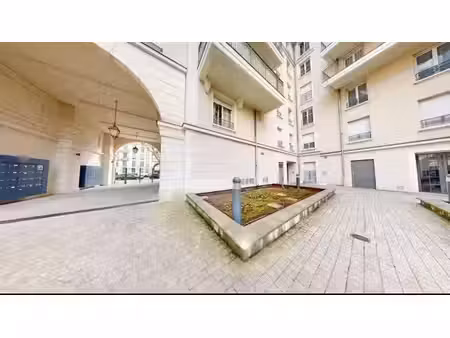location meublée appartement 1 pièce 33 m² à la garenne-colombes (92250)  1 200 €