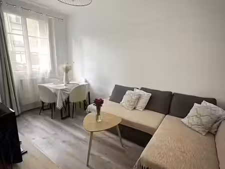 location meublée appartement 2 pièces 37 m² à suresnes (92150)  1 245 €
