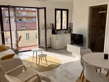 location meublée appartement 1 pièce 30 m² à nice (06000)  1 090 €
