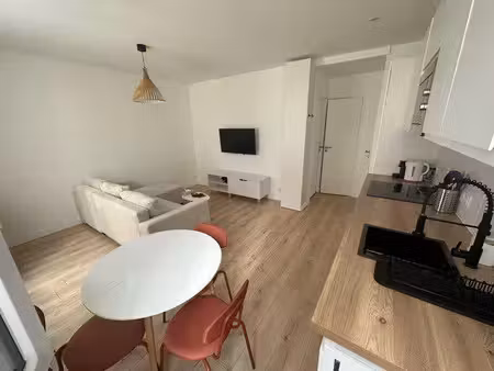 location meublée appartement 2 pièces 35 m² à clichy (92110)  1 490 €