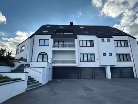 superbe appartement 3ch à mont-sur-marchienne