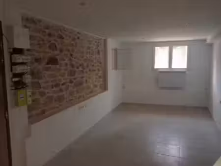 location appartement 1 pièce 26 m² à ales (30100)  625 €
