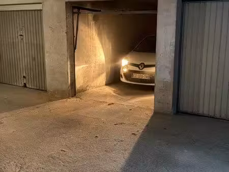 garage fermé / box