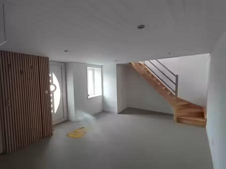 à louer : maison rénovée dans une petite ruelle – 80m²
