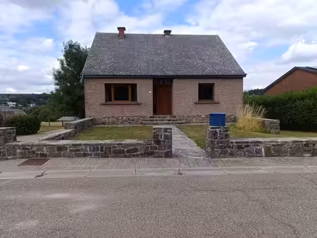maison 4 façades avec terrasse et jardin