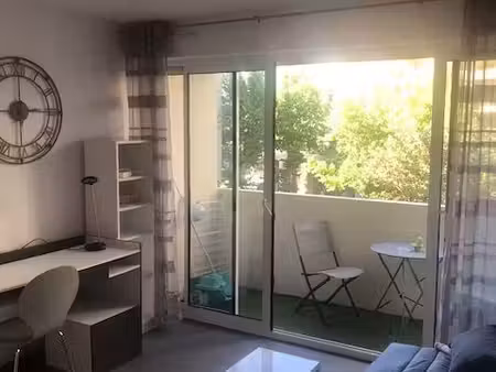 studio meublé en résidence pour location étudiant  centre ville aix  parking