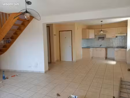 loue appartement t3 bis au chastel nouvel