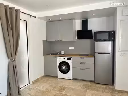 maisonnette de 28m2 entièrement rénovée avec jardin privatif