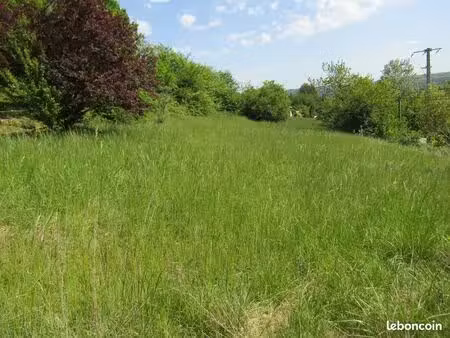 beau terrain non constructible de 2000 m2 à faycelles