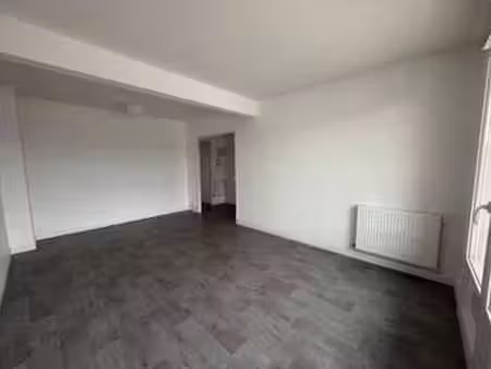 location appartement 3 pièces à cherbourg-octeville (50100) : à louer 3 pièces / 60m² cher
