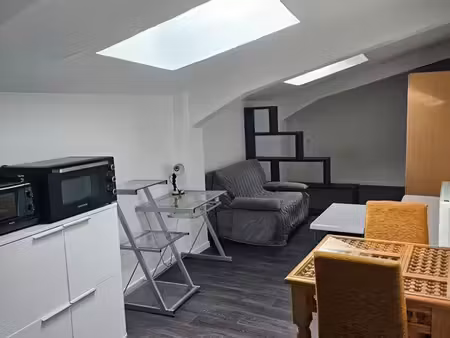 particulier loue exclusivement pour etudiant(e) studio 28 m2 meublé à gradignan à deux pas