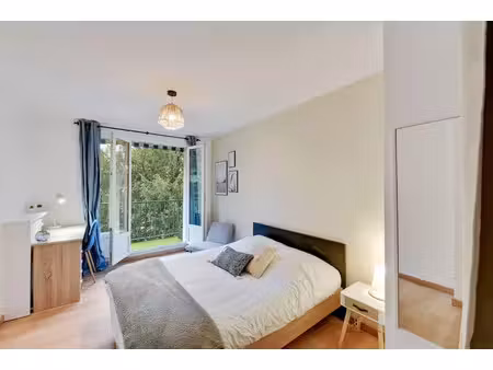 location meublée appartement 5 pièces 105 m² à grenoble (38000)  530 €