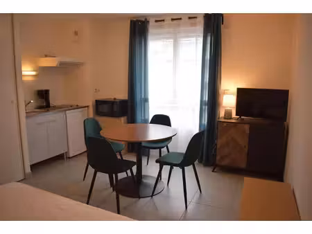 location meublée appartement 1 pièce 27 m² à nantes (44000)  604 €
