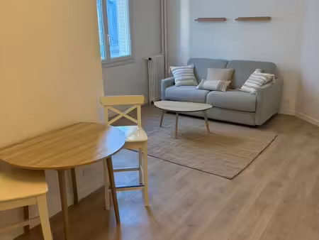 grand studio paris 5ème refait à neuf