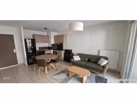 tel beau t2 à louer plein centre