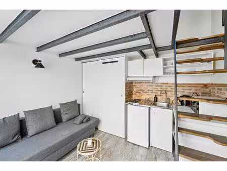 paris 18 - abbesses - petite maison - meublé