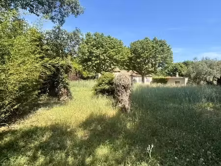 terrain 300 m² luynes