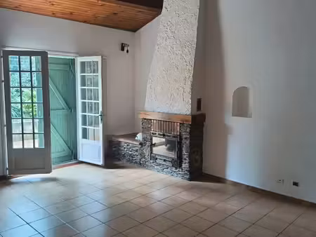 agréable villa t4 au calme à louer à aubagne