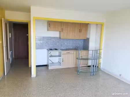 studio 29m2 avec cave et parking couvert à magagnosc