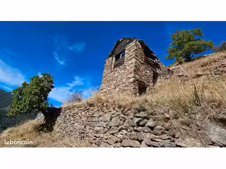bergerie à rénover sur la commune d'isola