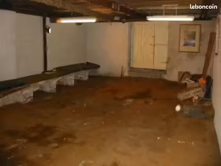 vente tres grande cave de 56 m2 a cahors hyper centre