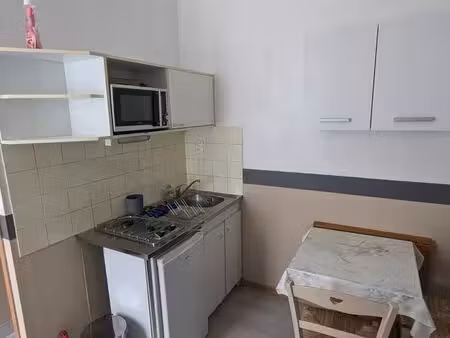 location studio étudiant meublé 14m² centre saumur toutes charges comprises
