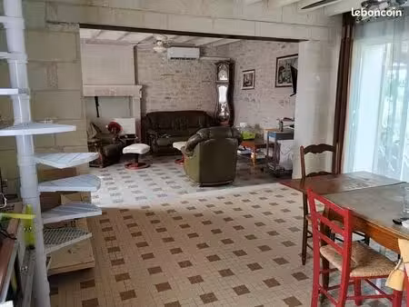 maison de caractère de 100 m² avec jardin et dépendances – 185 000 (vente possible entre p