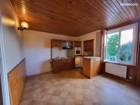 appartement avec jardin libre le 16 aout
