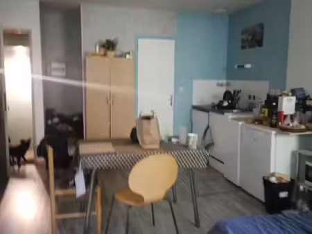 studio meublé dans un parc privé