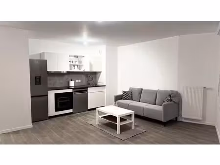 location meublée appartement 2 pièces 46 m² à bobigny (93000)  1 300 €