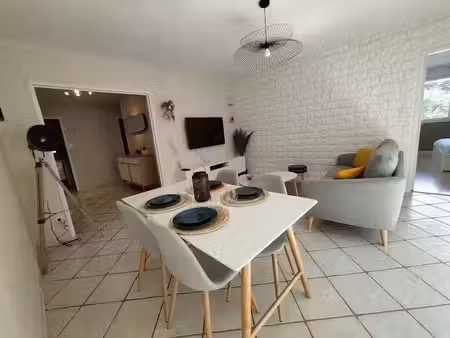 location meublée appartement 5 pièces 94 m² à brest (29200)  420 €