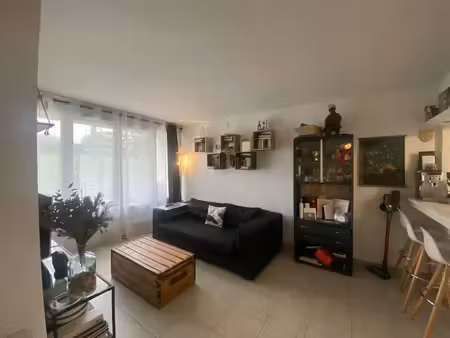 location meublée appartement 2 pièces 45 m² à carrieres-sur-seine (78420)  1 190 €
