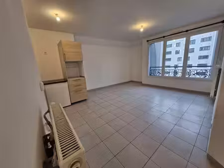 location appartement 3 pièces 60 m² à chatillon (92320)  1 410 €