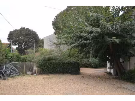location meublée appartement 3 pièces 60 m² à montpellier (34000)  1 300 €